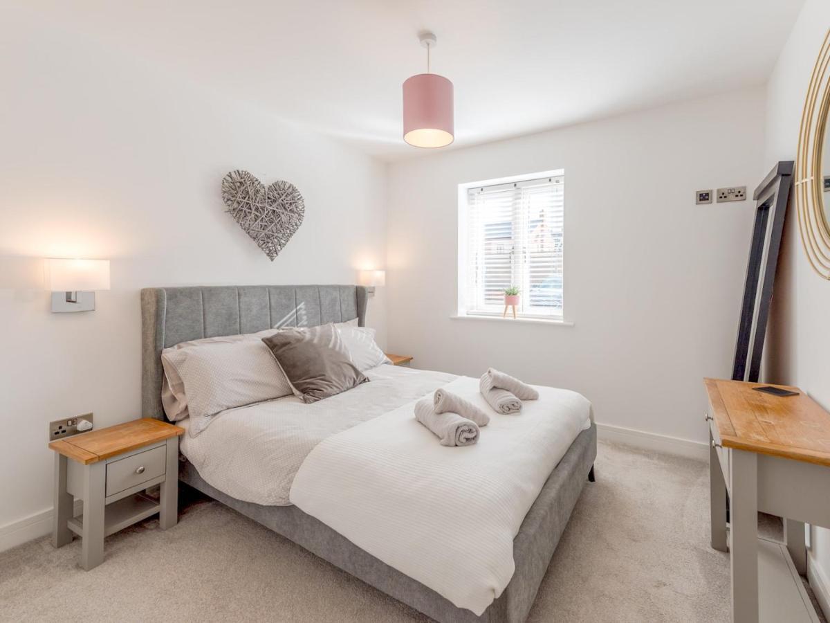 Pass The Keys 1 Bed Albury Contemporary Apartment With Secure Parking Shrewsbury Exterior photo